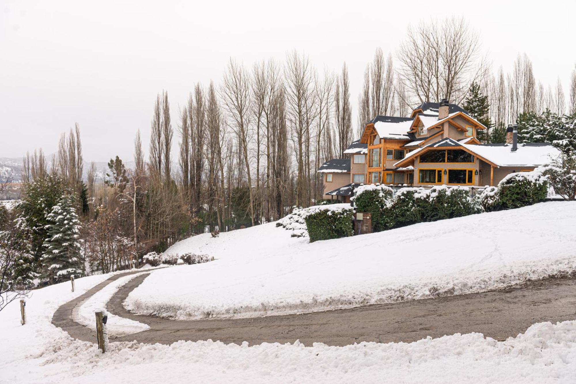 Casona Del Alto Hotel San Martín de los Andes Eksteriør billede